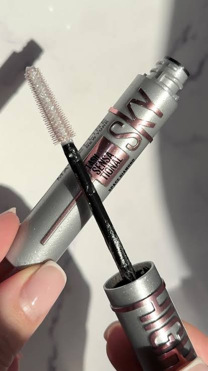 MAYBELLINE Lash Sensational Sky High® Glitter Mascara Topper - Space Diamond ميبلين مسكارا لتكثيف وتطويل الرموش مع لمعة فضية